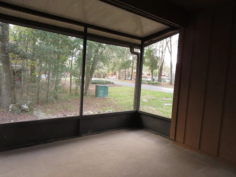 910 SW 56th Ter — Photo 26