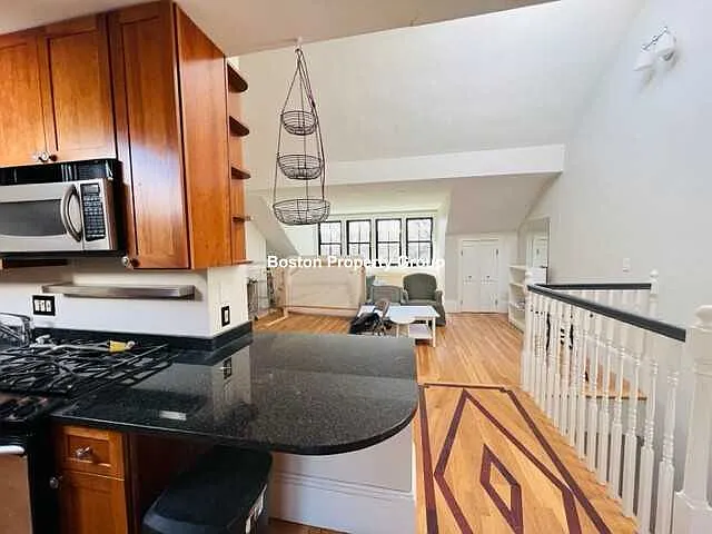 E Springfield St — Photo 8