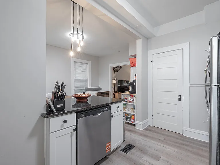 402 S Stafford Ave — Photo 15