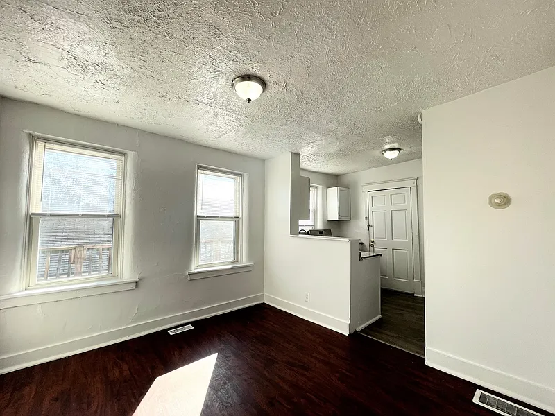 2 bed, 1.0 bath, 800 sqft, $1,250 — Photo 4