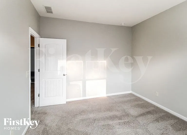 423 Fredrick Dr — Photo 10