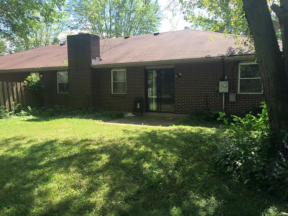 2nd image of 77 Maxwell Ct