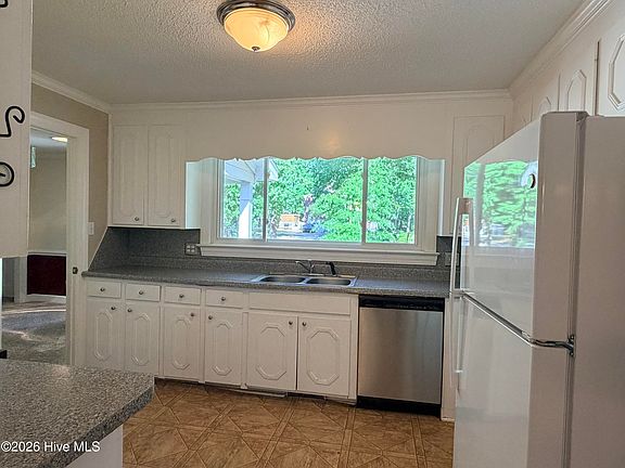 5th image of 1000 Niblick Drive