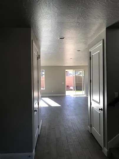 5 bed, 4.0 bath, 2763 sqft, $3,800 — Photo 4