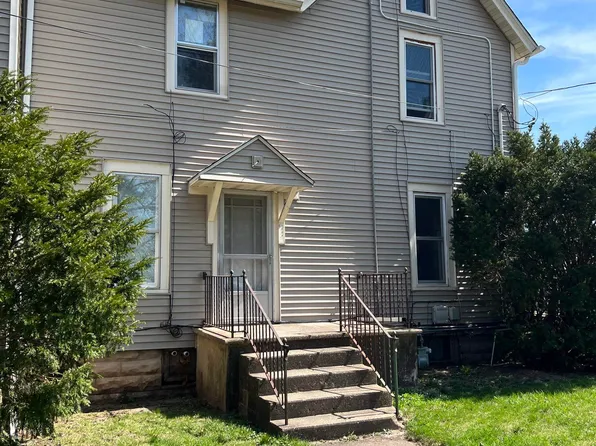 1112 S Blackhawk Blvd, South Beloit, IL 61080