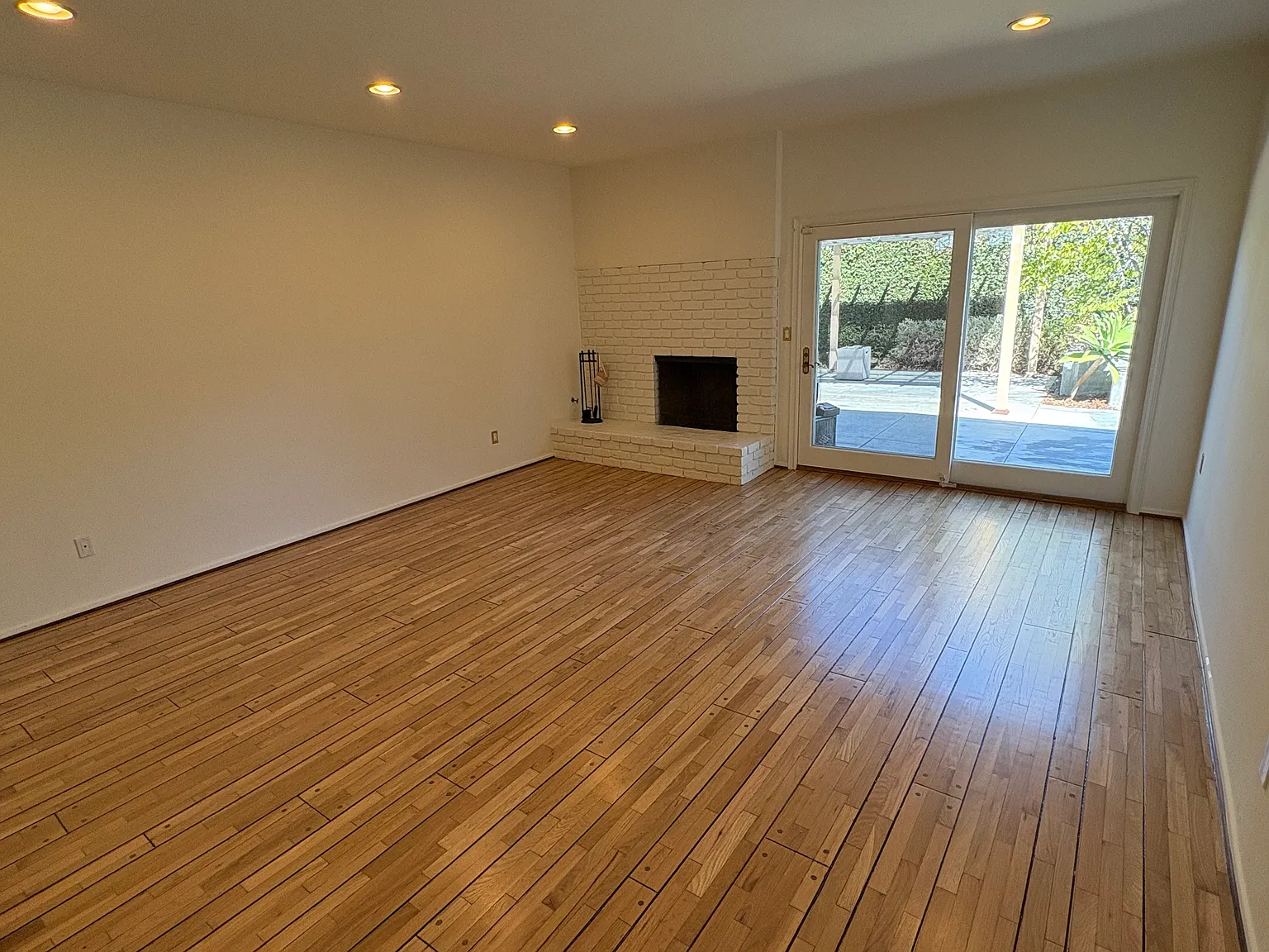 4 bed, 1688 sqft, $5,000 — Photo 3