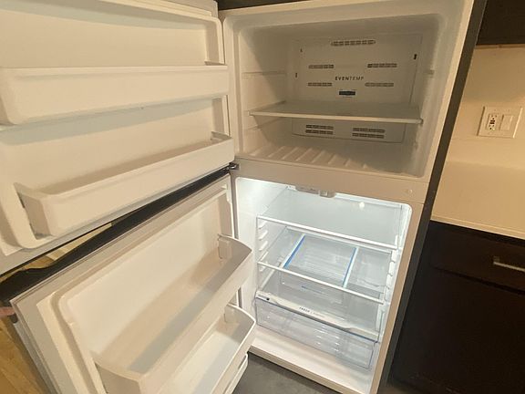 3rd image of 1604 N Franklin Pl Unit 1