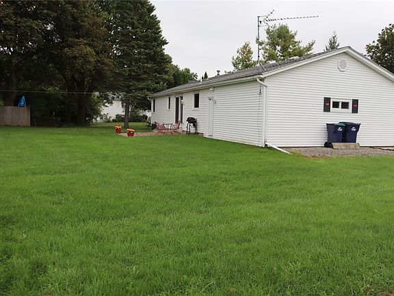 2nd image of 10 Cold Spring Cir