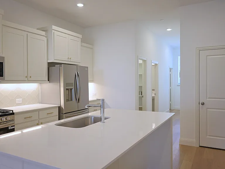 1009 Rockrose Dr — Photo 7