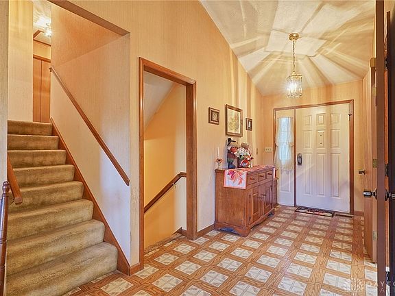 3rd image of 1937 Robinhood Dr