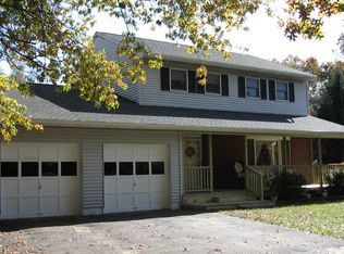 4 Sterling Pl, Poughkeepsie, NY 12603