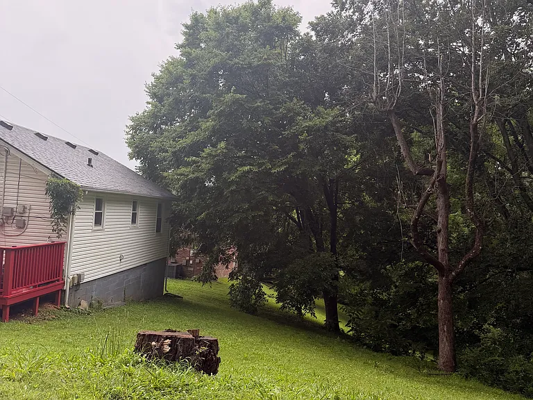 108 Fairview Cir — Photo 3