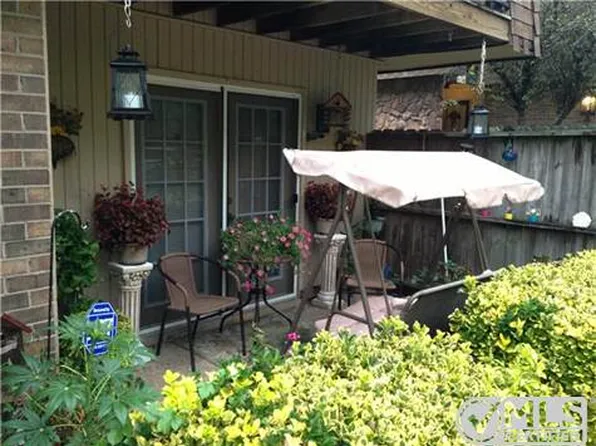 420 Walton Ln APT L54, Madison, TN 37115