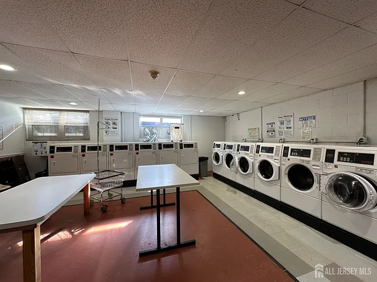 123 S Adelaide Ave #2L — Photo 21