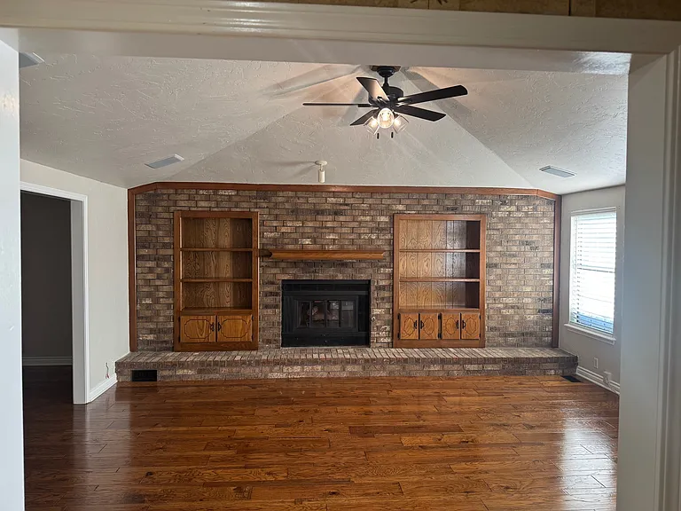 920 Countrywood Ln — Photo 5