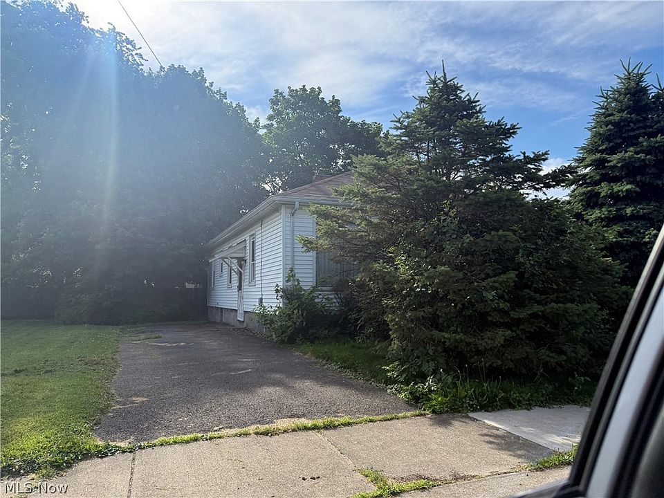 2nd image of 407 Sheridan Ave