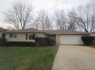 743 Algona Ave, Elgin, IL 60120