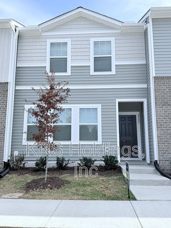 3 bed, 2.5 bath, 1594 sqft, $1,850 — Photo 2