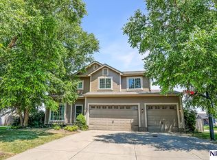 1709 Diane St, Papillion, NE 68046