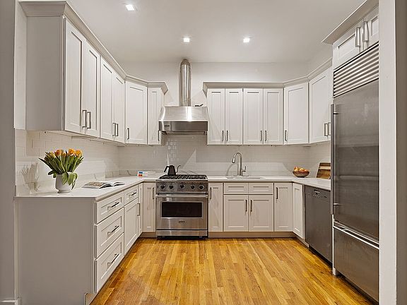 4th image of 17 Murray St APT 3