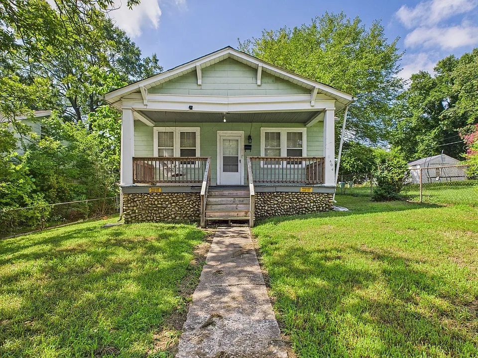 2404 Yorktown Ave
