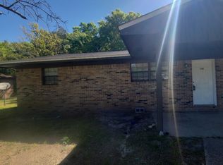 1104 N 20th St, Defuniak Springs, FL 32433