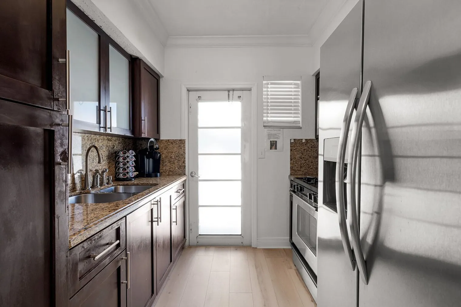 2 bed, 1.0 bath, 699 sqft, $5,156 — Photo 4