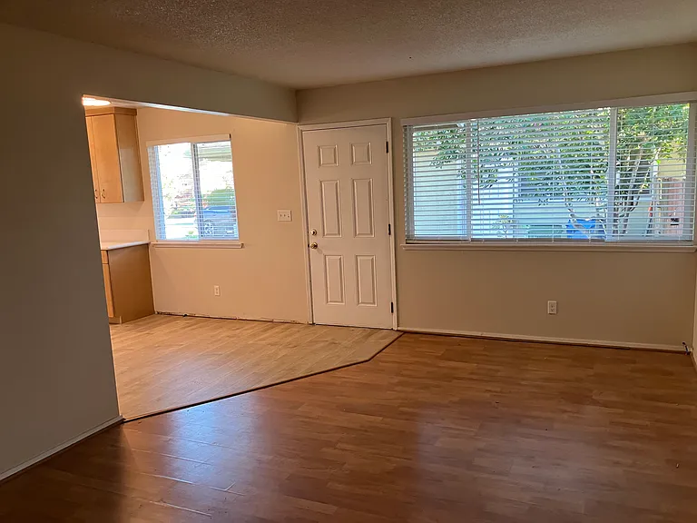 2041 Encina Dr — Photo 3