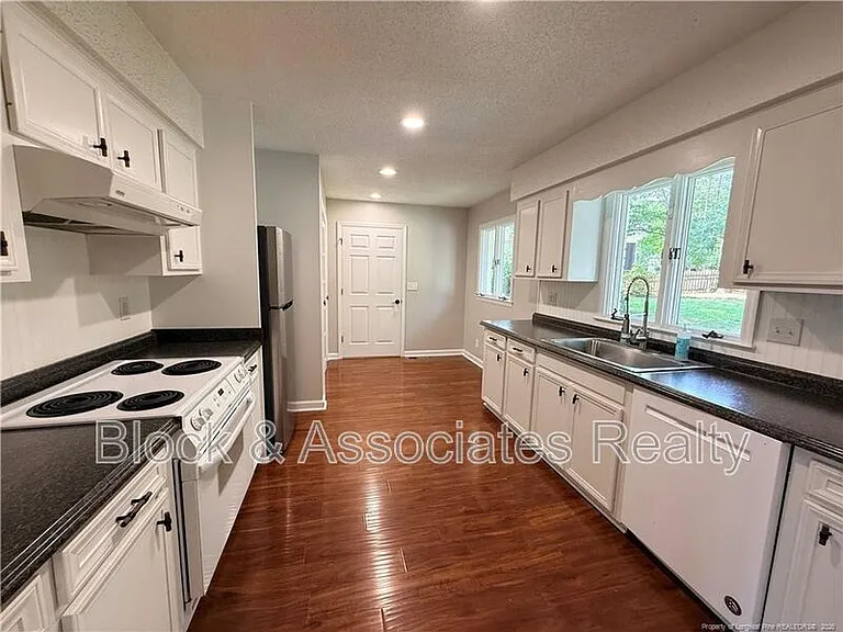46 Shadow Dr — Photo 10