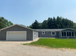 8711 Seventeen Mile Rd NE, Cedar Springs, MI 49319