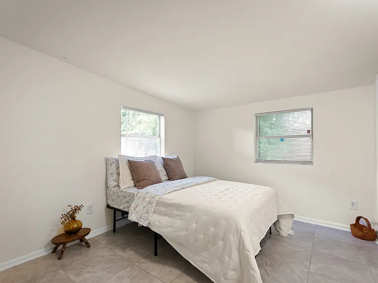 6750 Snow White Dr — Photo 13