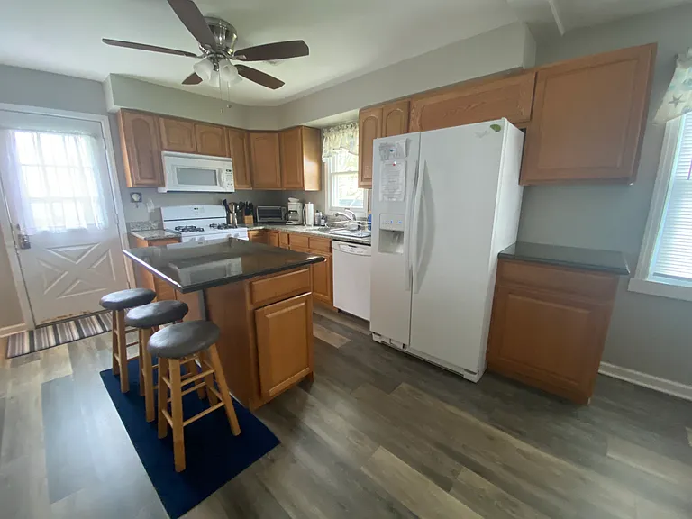 318 Dupont Ave — Photo 5