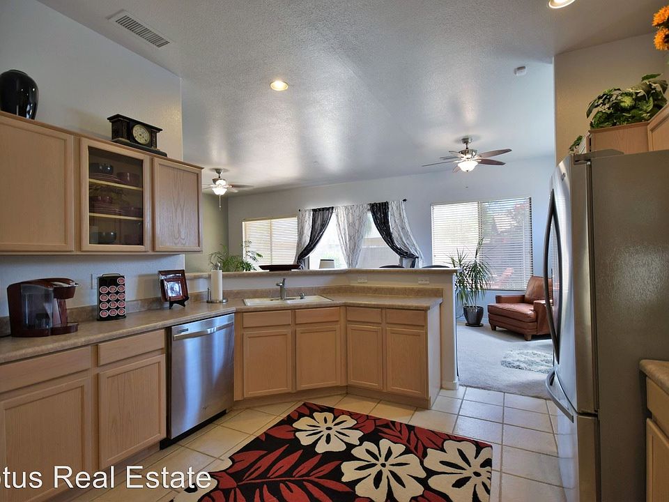 1st image of 483 W Carob Dr