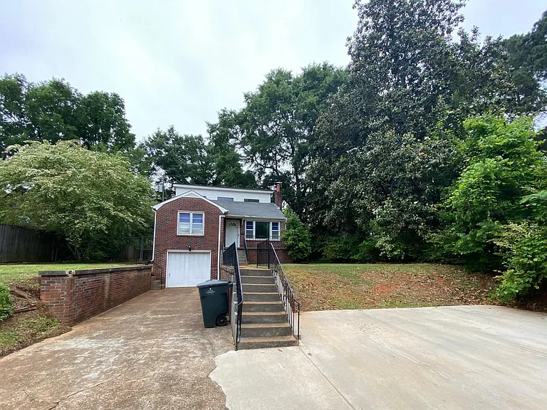 226 W Mattielou St — Photo 4