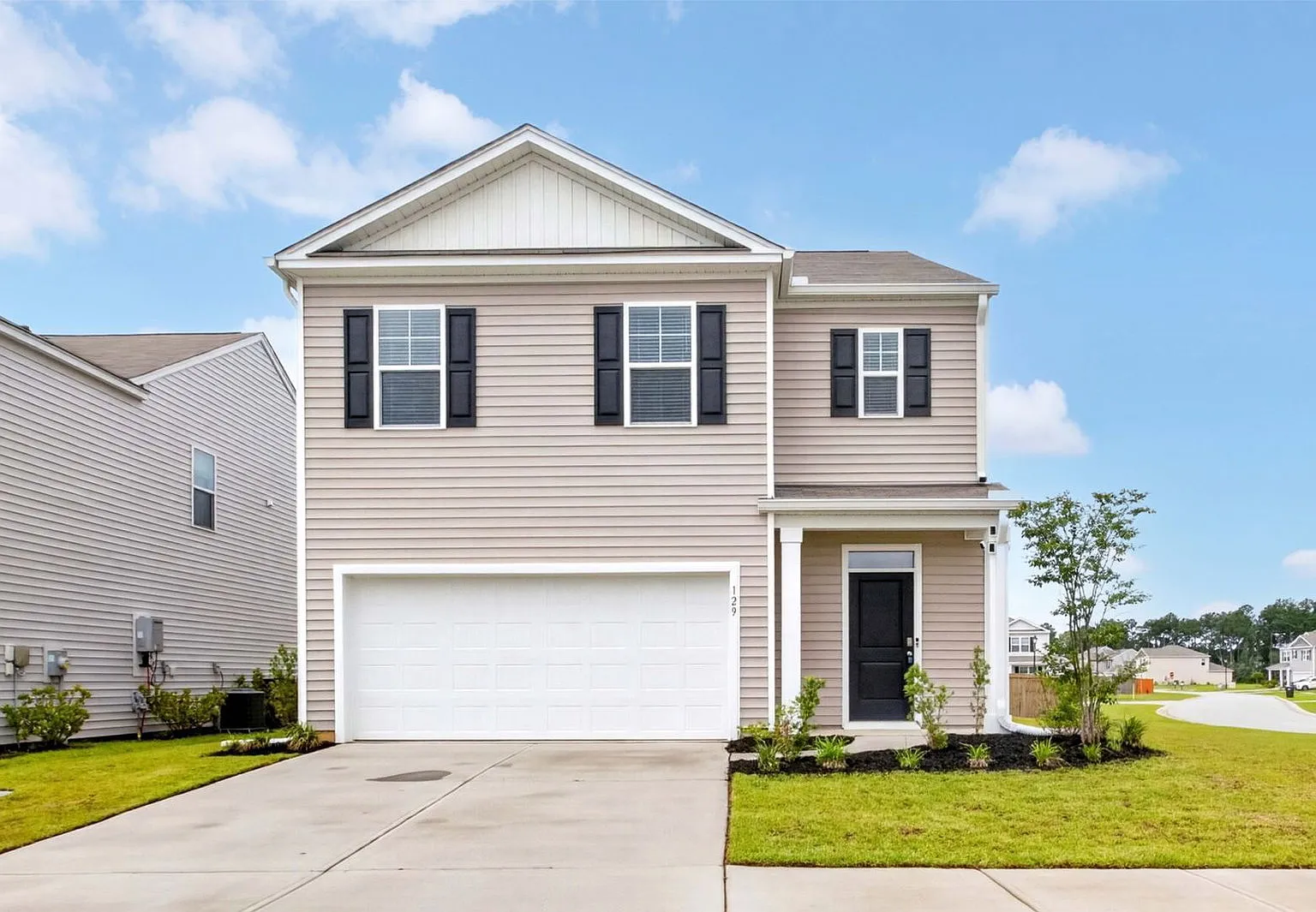 5 bed, 3.0 bath, 2409 sqft, $2,650 — Photo 1