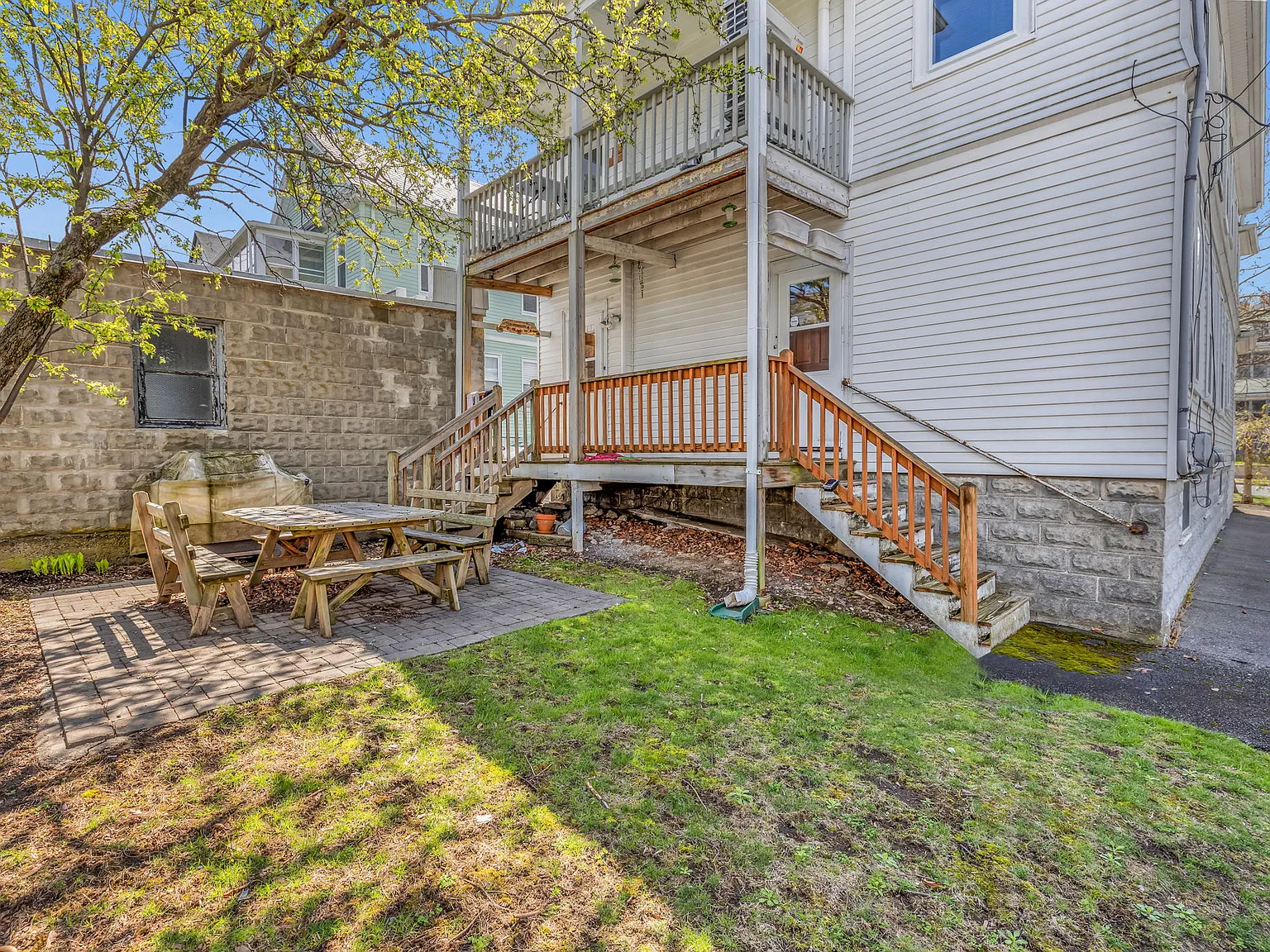 3 bed, 2.0 bath, 1800 sqft, $4,200 — Photo 3