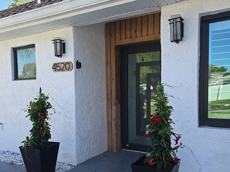 4520 N Matanzas Ave — Photo 1