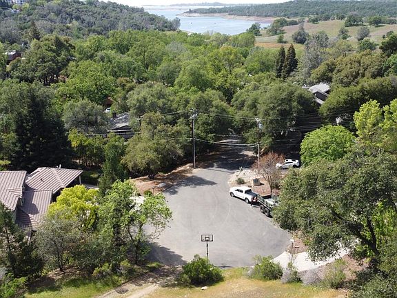 3rd image of 787 Fitch Way
