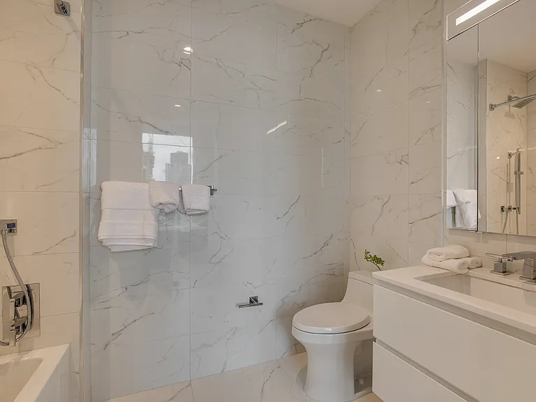 222 E 44th St #17J — Photo 5