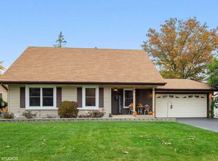 72 Lonsdale Rd, Elk Grove Village, IL 60007