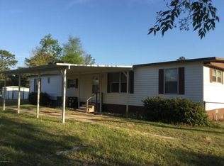 903 Junior Lake Dr, Interlachen, FL 32148