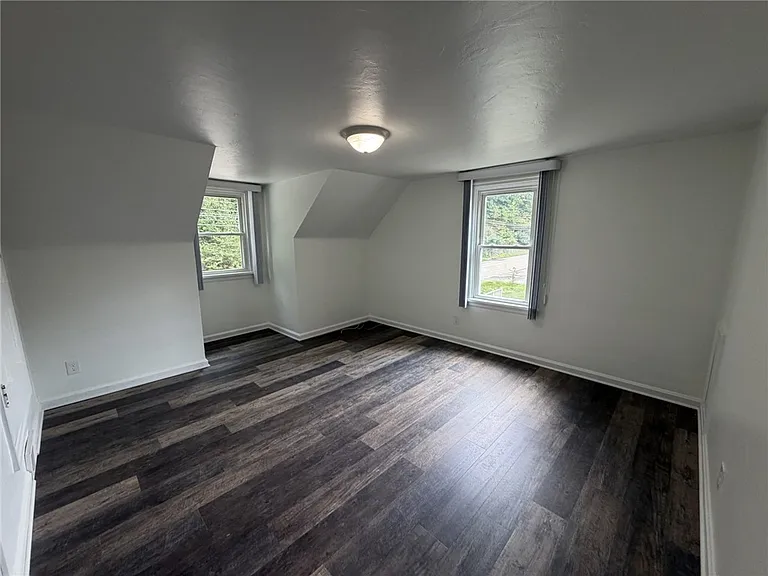 1113 Rochester Rd — Photo 34