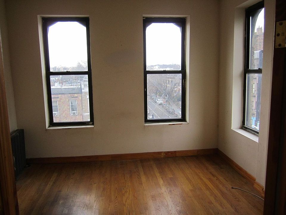 1st image of 224 Sterling St #Do2