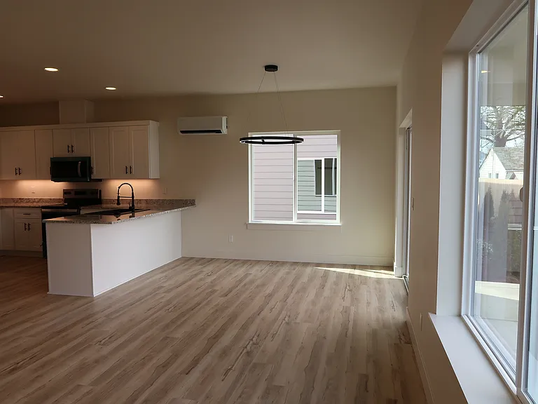 Seven Oaks Luxury Duplexes — Photo 90