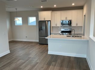 7910 Lake Flores Ave, Bradenton, FL 34210