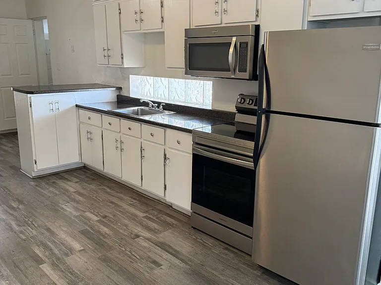 701 W Lewis Ave — Photo 31