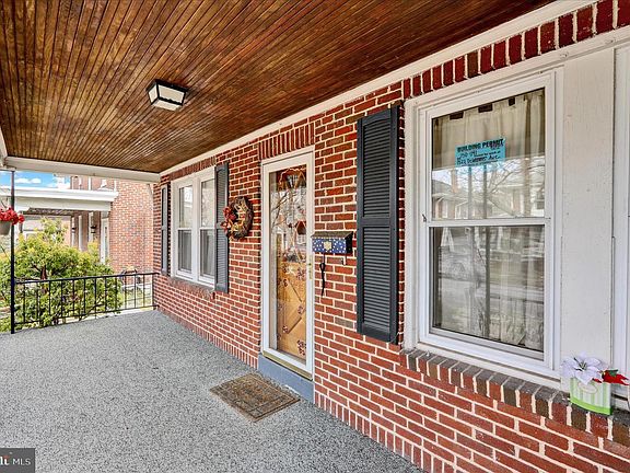 4th image of 1522 Delaware Ave
