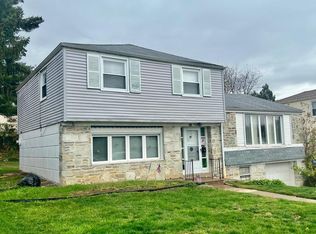 809 Larkspur St, Philadelphia, PA 19116