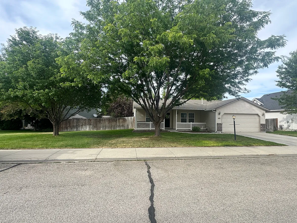 Building Photo - 678 N Mudstone Way