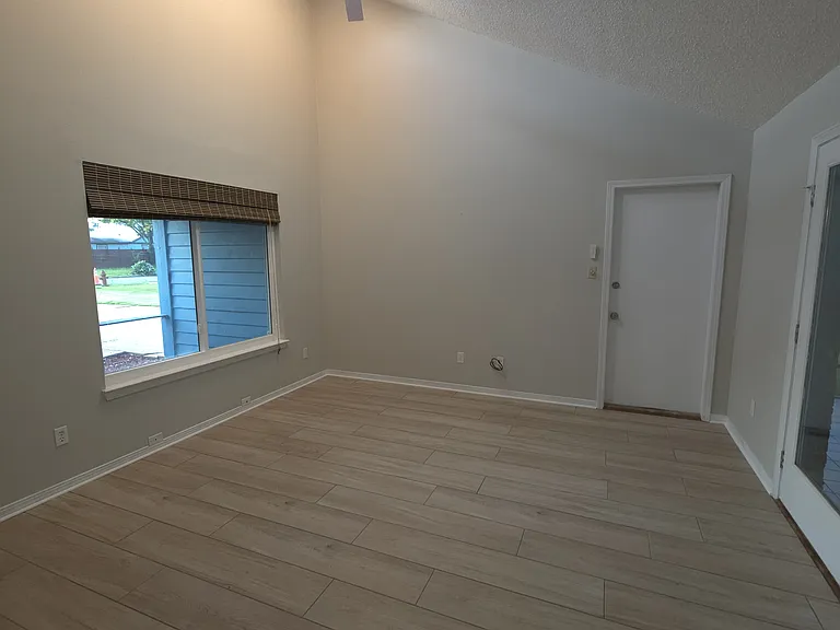 614 Avenue De La Dauphine — Photo 23